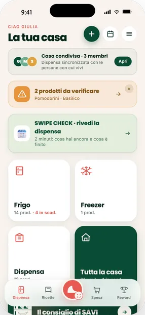 La schermata iniziale di SAVI: la casa condivisa, due prodotti da verificare e il riepilogo di frigo e freezer.